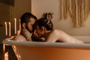 bathtub kisses couple boudoir